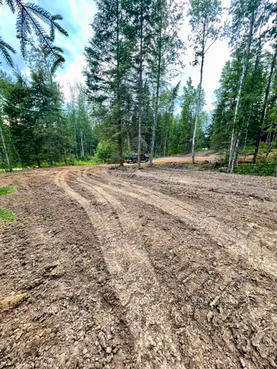 New golf course lot up forsale, just cleared and cleaned up this past winter. Very spacious and priv...