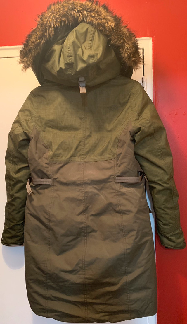 green NORTH FACE jacket (women’s size small) in Women's - Tops & Outerwear in City of Toronto - Image 3