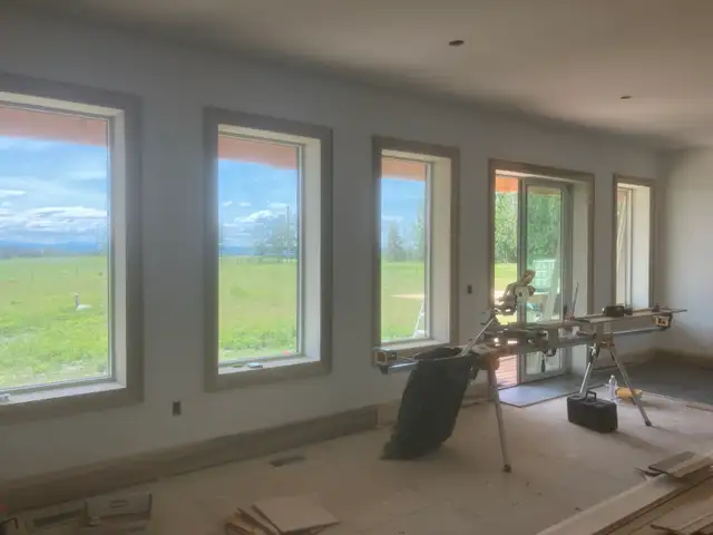 Finishing carpenter464602047814707201