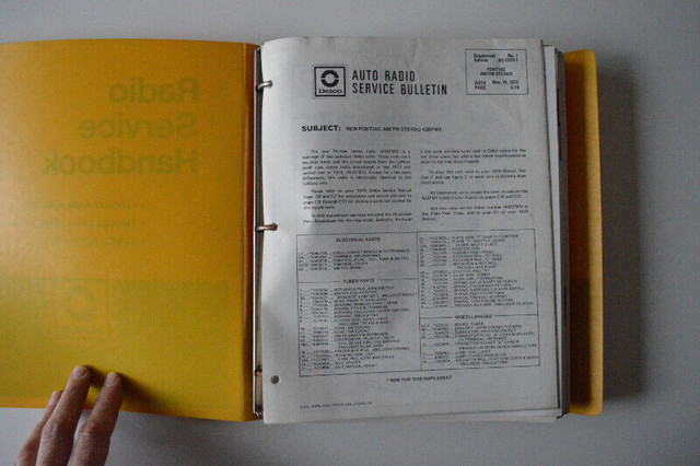 DELCO Radio Service Handbook 1975 GM dans Art et objets de collection  à Longueuil/Rive Sud - Image 2