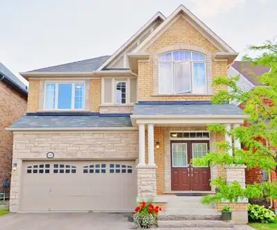 Features: - Spacious living room, bedroom, and kitchen with windows, pot-lights and laminate floor -...