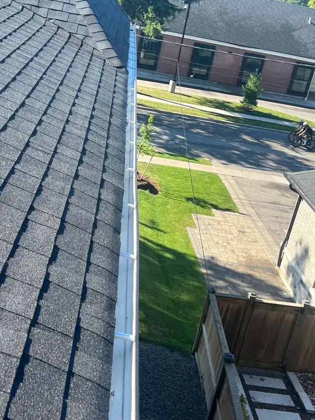 window and eavestrough cleaning and snow removal in Cleaners & Cleaning in City of Toronto - Image 7