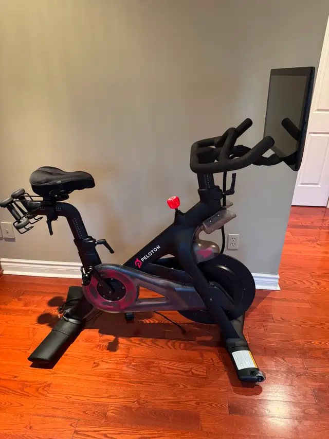 Peloton Bike for Sale — Excellent Condition - 700 CAD