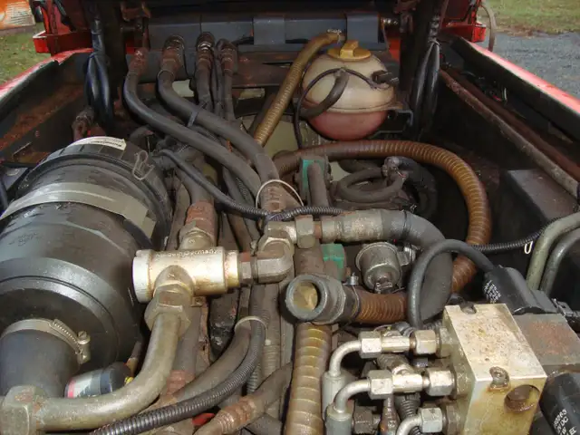 2010 Hako articulating sidewalk snow plow in Other in Trenton - Image 6