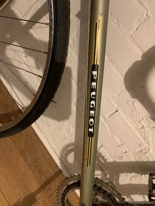 Vintage Peugeot 10 speed road bike in excellent condition in Road in City of Toronto - Image 3