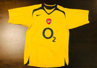 2005-2006 Arsenal Away Soccer Jersey - Size Medium - Rare