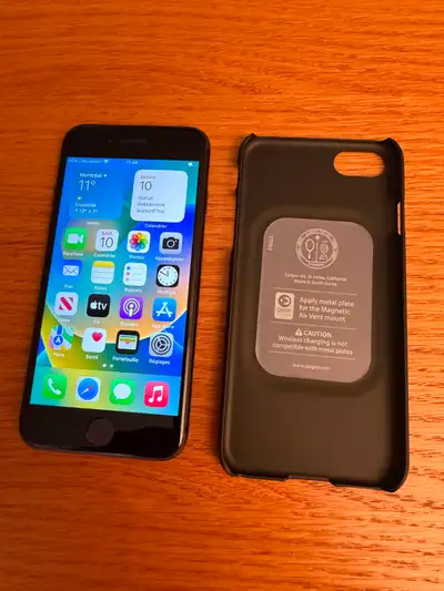 iPhone 8 Excellente condition + 5 cases, View more