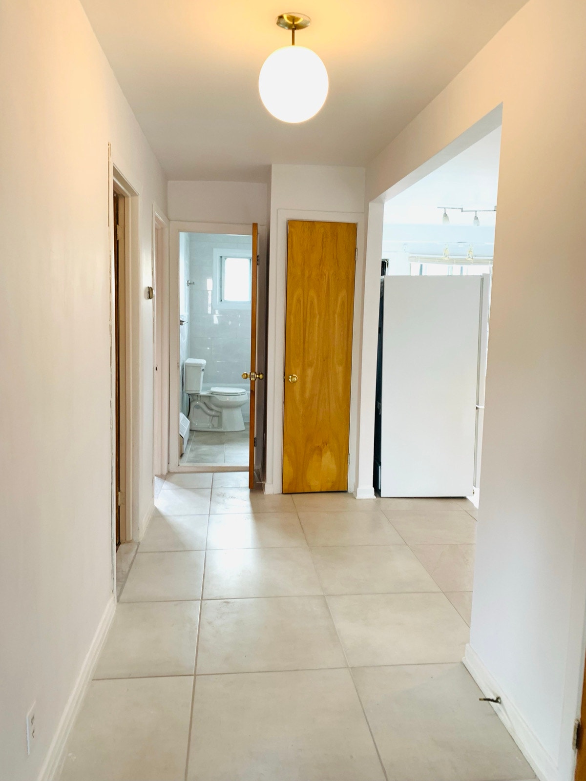3 chambres/ grand 5 1/2  électro + chauffe eau inclus Ahuntsic — photo 2