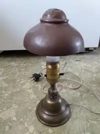 Rare antique desk lamp (tiltable)