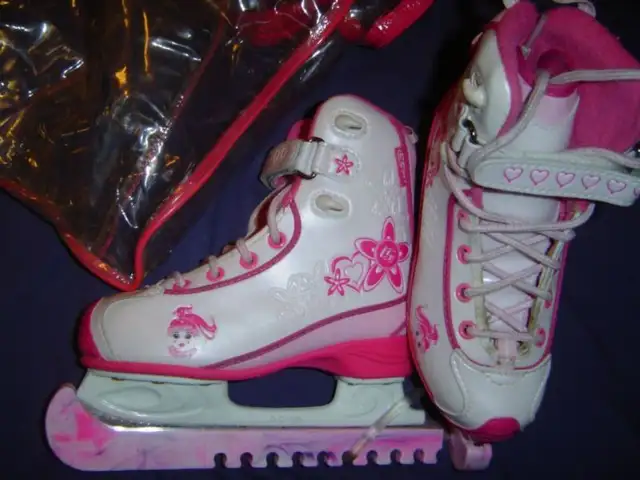 Ice Skates, Size 11-12 youth for shoe size 12-13.5 youth in Skates & Blades in City of Toronto - Image 6