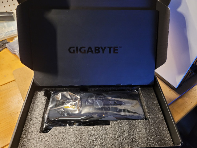 Gigabyte AMD Radeon RX 5500 XT OC PCI-E v4 4G DDR6 for sale in System Components in Ottawa