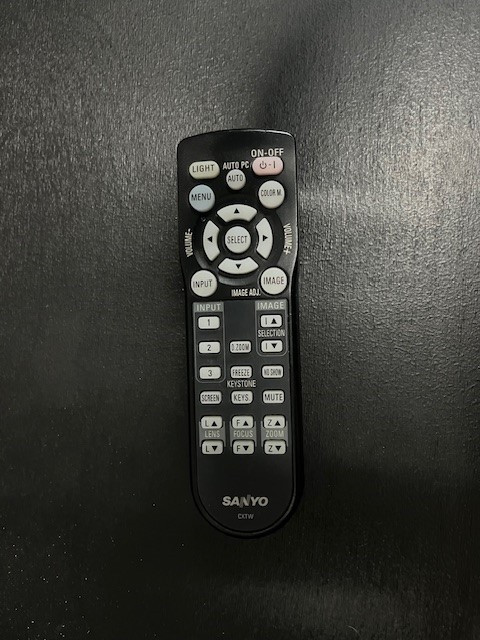 Projecteur vidéo Sanyo PLV-75 WXGA dans Appareils électroniques  à Longueuil/Rive Sud - Image 4