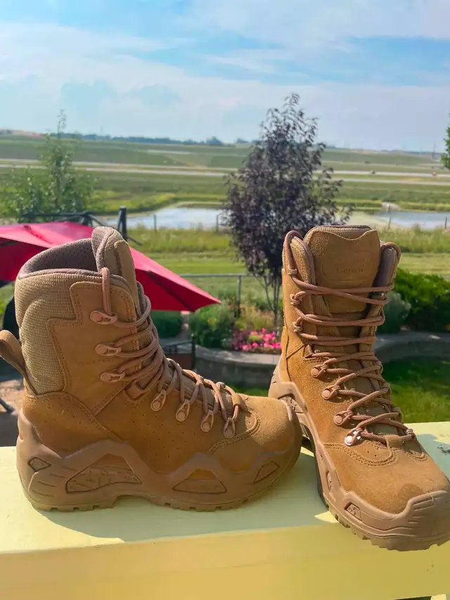 LOWA Military Tactical Women's Boots- Sz 6 in Women's - Shoes in Calgary - Image 3