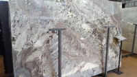 Granite poli 65 x 44 pouces  pour comptoir (1.25 pces épaisseur