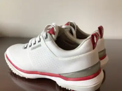 New never worn Sqairz mens golf shoes size 8 1/2. Soft spikes for additional traction. Paid $205, gr...