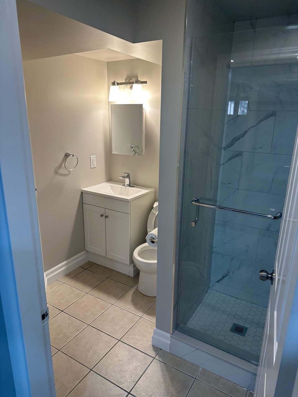 2 bedroom rental in Burlington 2