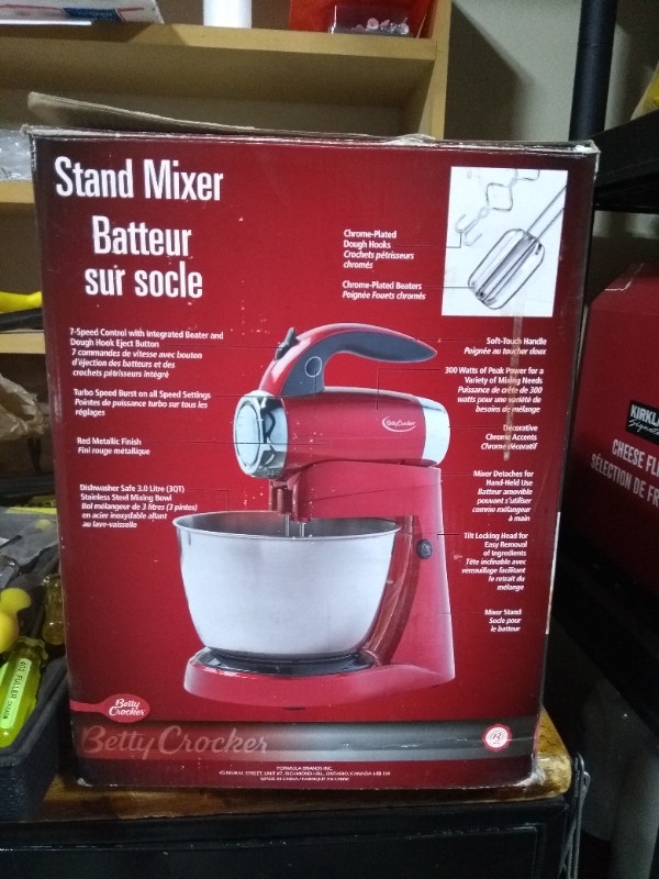 Betty Crocker Stand Mixer Processors, Blenders & Juicers Saskatoon