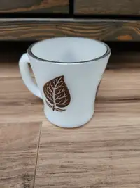 VINTAGE-ANTIQUE Fire King Anchor Hocking MILK GLASS mug (leaf)