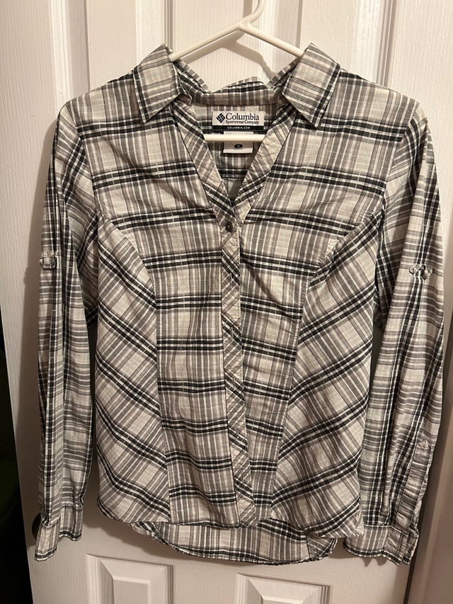 Columbia shirt blouse $15 size Small in Women's - Tops & Outerwear in Mississauga / Peel Region - Image 4
