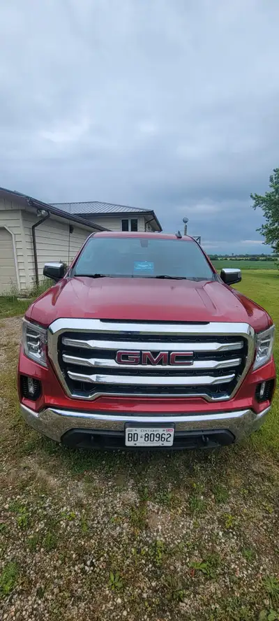 2021 GMC Sierra SLE Crew Cab 4X4 3L Diesel Engine; incredible highway mileage! I am the original own...