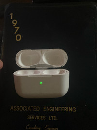 AirPod Pro charging case (no headphones ) 
