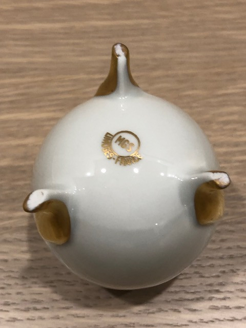 Vintage Limoges France Porcelain Decorative Small Egg Vase in Arts & Collectibles in Hamilton - Image 2