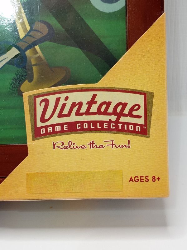 Clue Library Bookshelf Wooden Box Edition 2005 Hasbro New Sealed in Toys & Games in Kitchener / Waterloo - Image 2