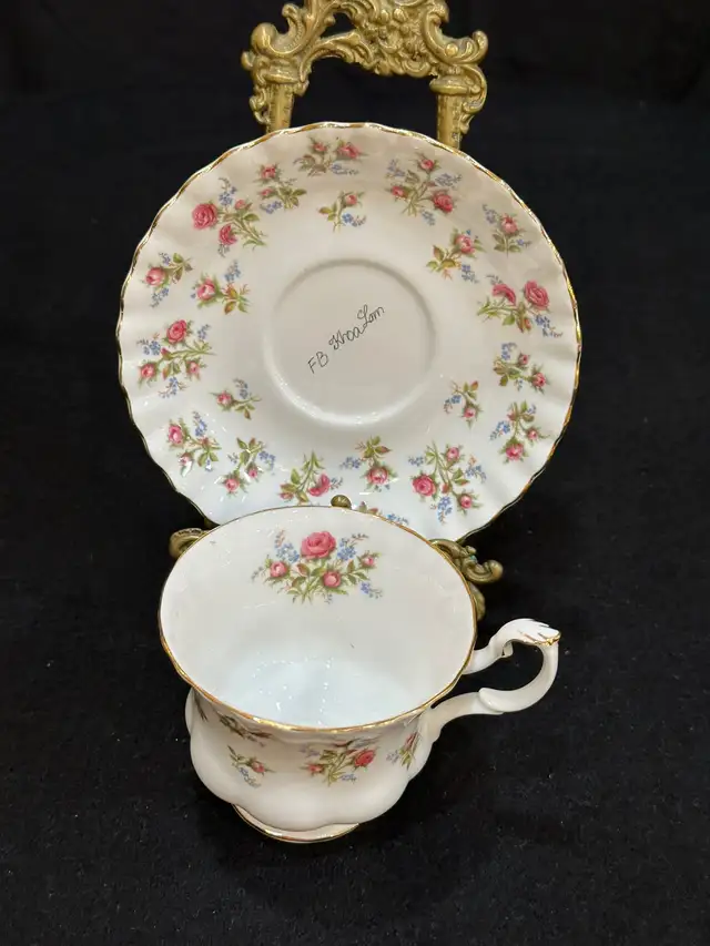 Royal Albert Winsome dishes, tea cups, two tiered cake plate in Kitchen & Dining Wares in Guelph - Image 4