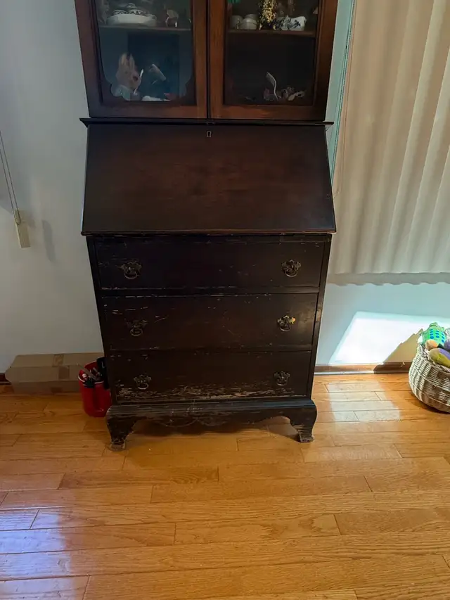 Antique Secretary Desk in Desks in Edmonton - Image 8