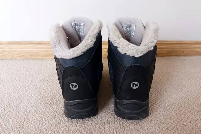 Women's Merrel Boots in Women's - Shoes in City of Montréal - Image 4