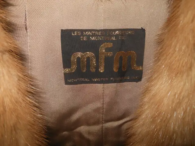 Mink coat in Women's - Tops & Outerwear in City of Montréal - Image 7