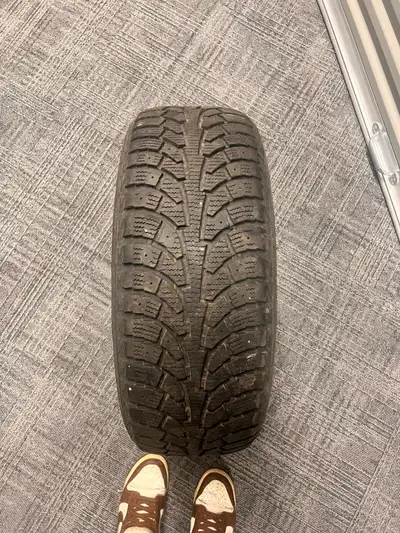 8/32 remaining Winter hankook tire 2016 dot