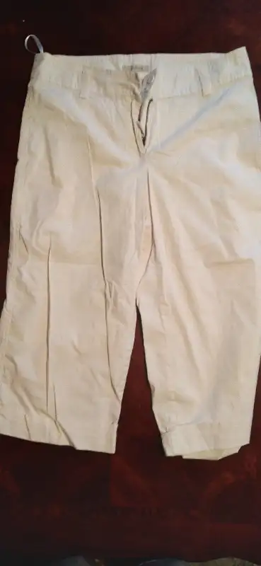 Womens white capris pants urban life size 5-6, View more