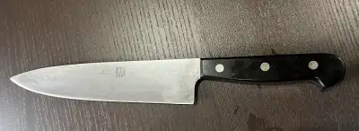 Very good excellent condition of famous brand henckel knife, twins brand of germany, not cheap chine...
