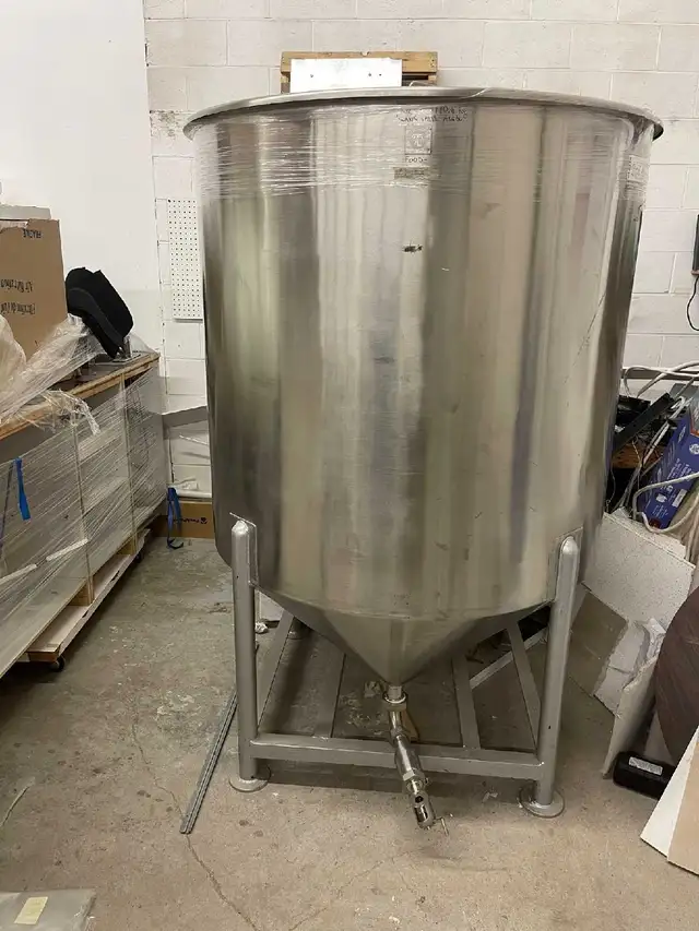 1500 L stainless steel tank 304- food grade in Other Business & Industrial in Cambridge - Image 2