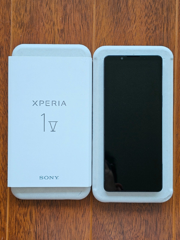Brand New Unlocked Sony Xperia 1 V Dual SIM 512GB in Cell Phones in Richmond - Image 2