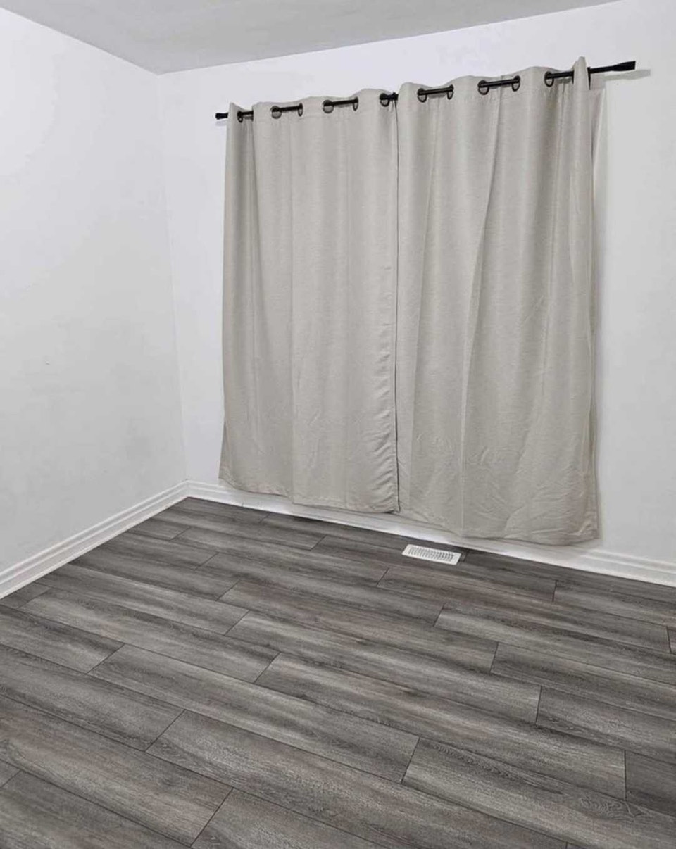 Three bedroom mainfloor unit in Scarborough for rent 4