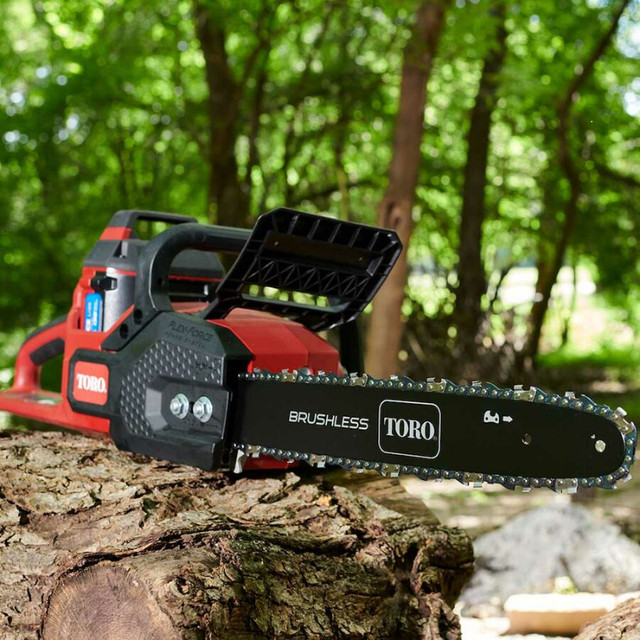 NEW TORO 16" ELECTRIC CHAIN SAW 51850 WITH BATTERY AND CHARGERS in Other in North Bay - Image 3