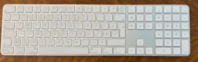 Apple Magic Keyboard étendu avec Touch ID, français canadien, View more