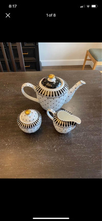 Tea Pot With Sugar And Creamer