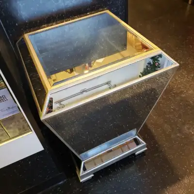 Meuble décoratif, View more