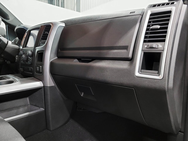2023 Ram 1500 Classic Warlock - transfert de location 15 mois — photo 4