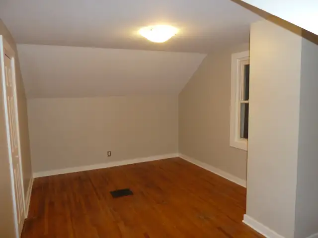 4 Bedroom+ 1 Office House Facing Exhibition Park!! in Long Term Rentals in Guelph - Image 11