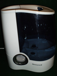 Honeywell HWM705BWCD1 Filter-Free Warm Moisture Humidifier