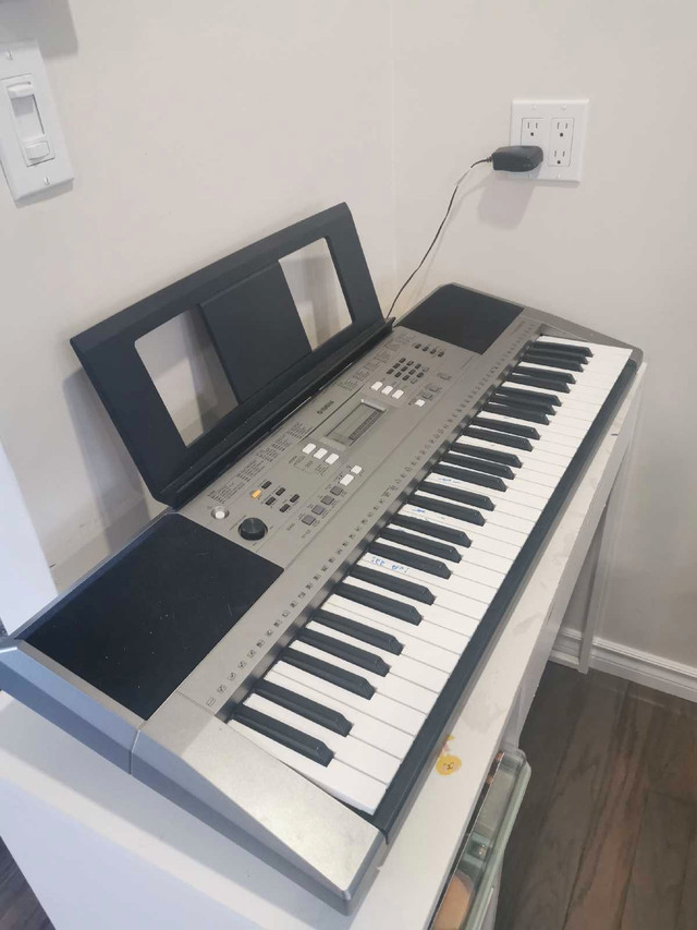 Yamaha 66 keys electronics keyboard piano in Pianos & Keyboards in Cornwall - Image 3