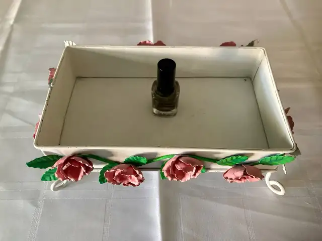 metal tray 541618072852244481