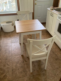 Table + 2 chaises Ikea