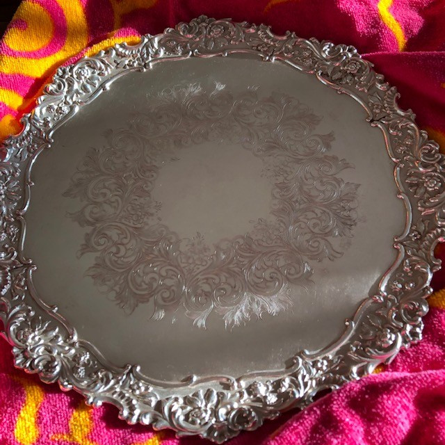 Silver Plated Ornate Tray dans Art et objets de collection  à Renfrew