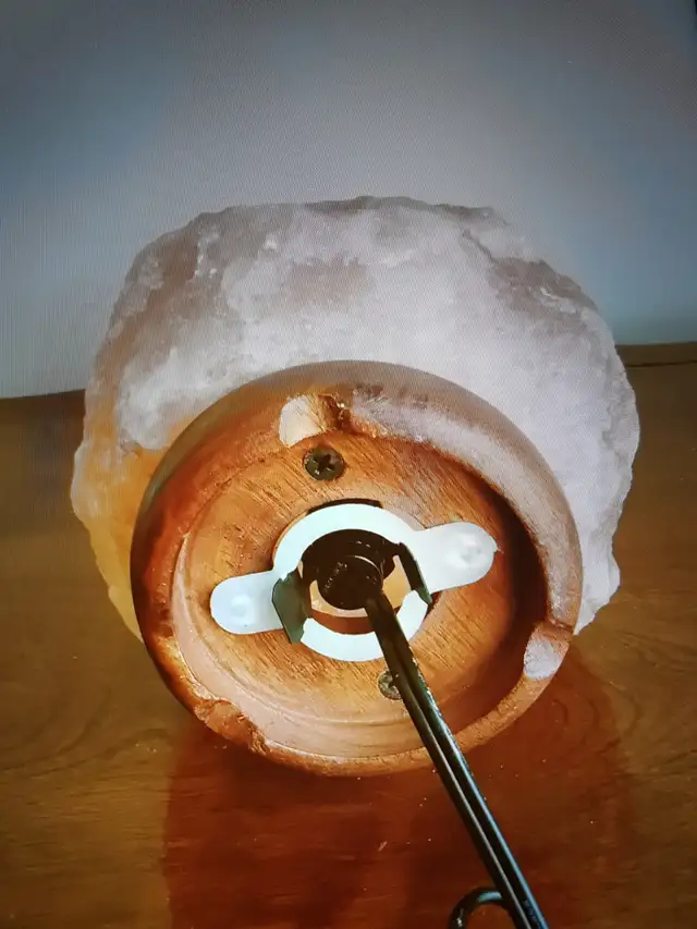 $26.00 Reduced from $45.00! Himalayan Salt Crystal Lamp in Indoor Lighting & Fans in Markham / York Region - Image 7