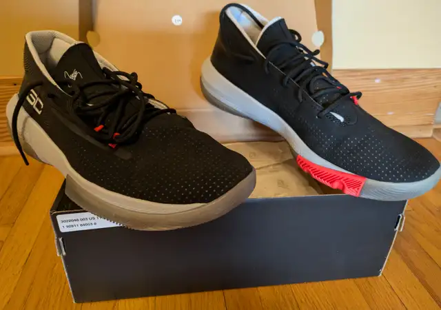 Steph Curry 3Zero basketball shoes in Basketball in Calgary - Image 4
